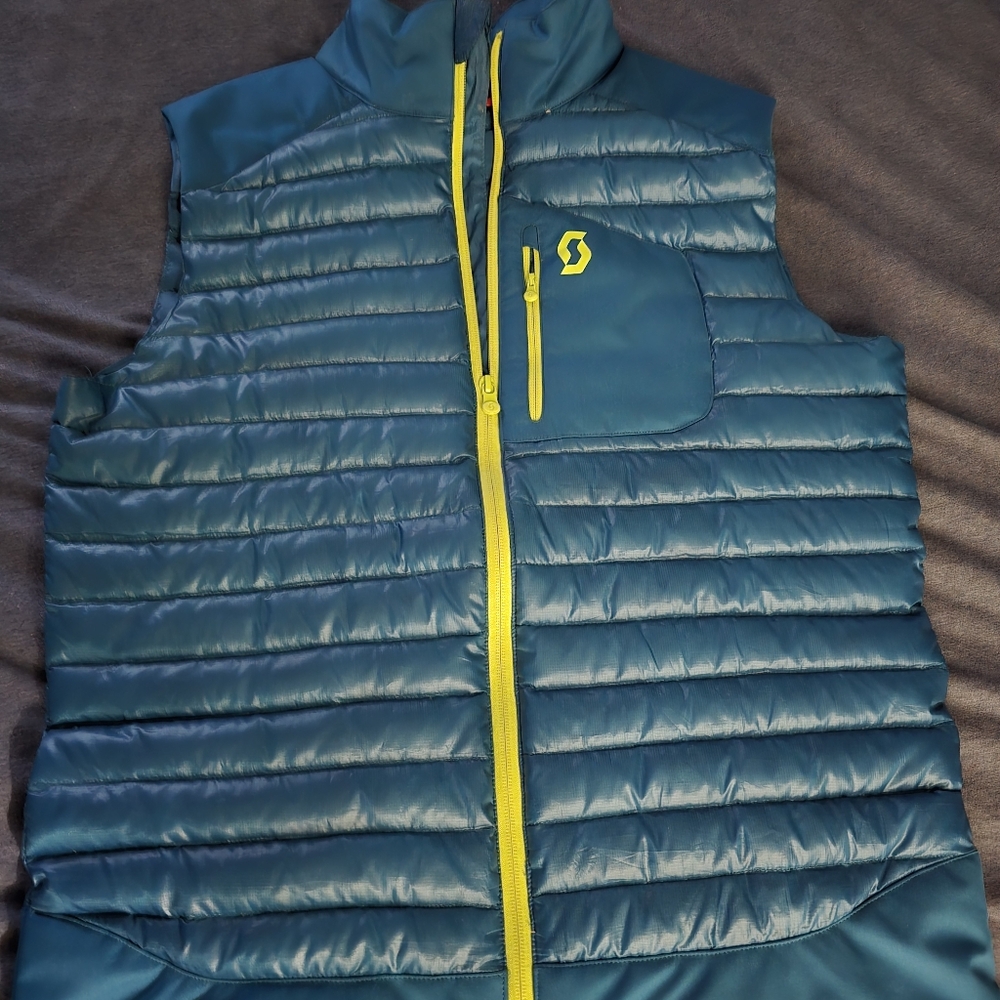 Scott insulated vest large